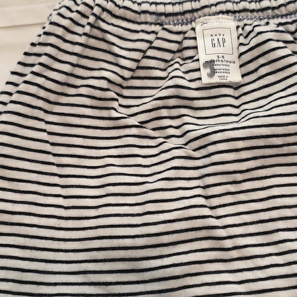 💙 BABY GAP - Blue & White Reversible Sweatpants - Size 3-6 M - Picture 7 of 7